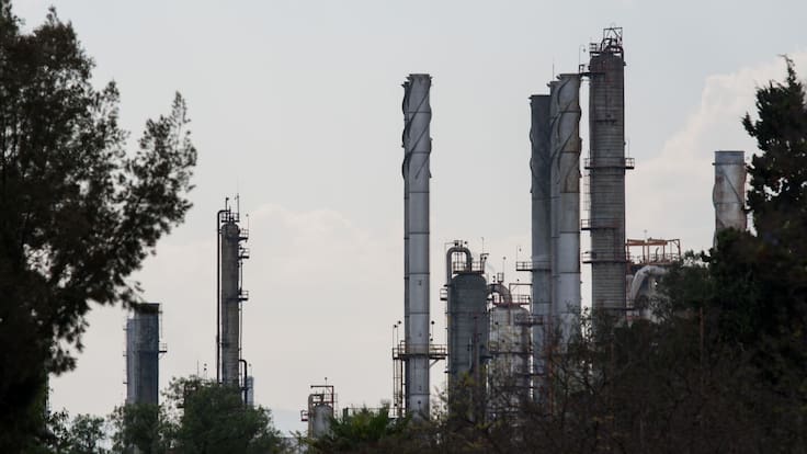 Refinería de Tula registra humo en planta; Pemex reporta incidente menor