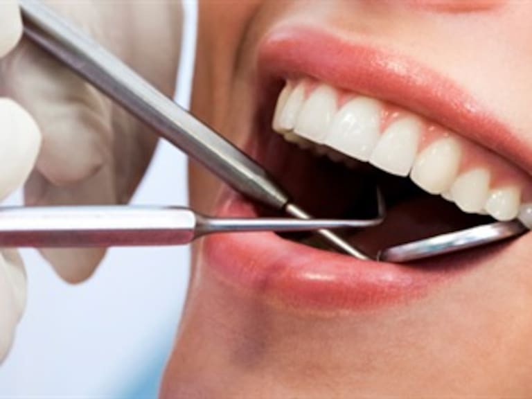 Declaran el 9 de febrero, Día Nacional del Odontólogo