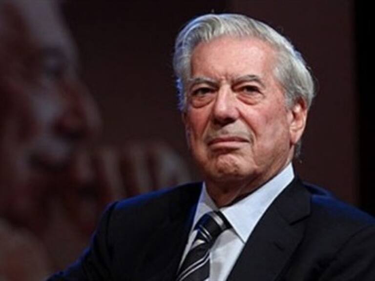 Llama Mario Vargas Llosa a cuidar y defender la lengua española