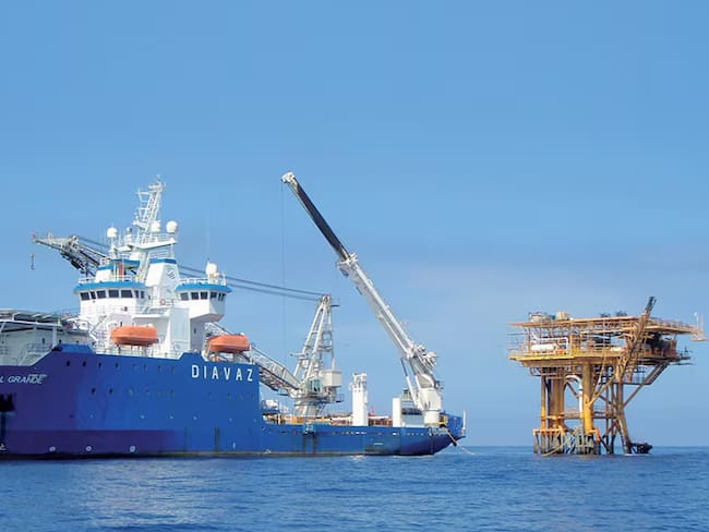 Derrame de hidrocarburo en el Golfo de México expone fallas y presión sobre Pemex