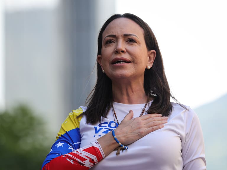 María Corina Machado encabezó en Caracas la protesta contra Nicolás Maduro previo a que asuma su controvertido tercer periodo presidencial.