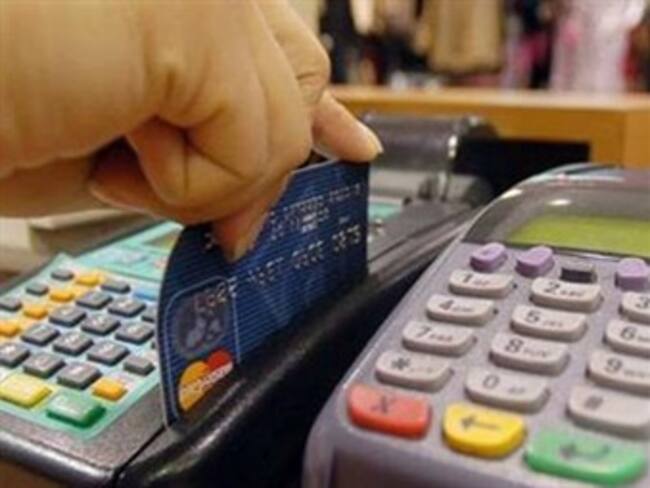 Mejora 16.2% crédito al consumo en México: Banxico