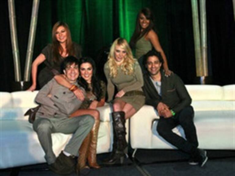 Promociona OV7 su nuevo sencillo 'Confieso'