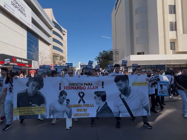 Marchan en Culiacán para exigir justicia por el asesinato de Fernando Alan