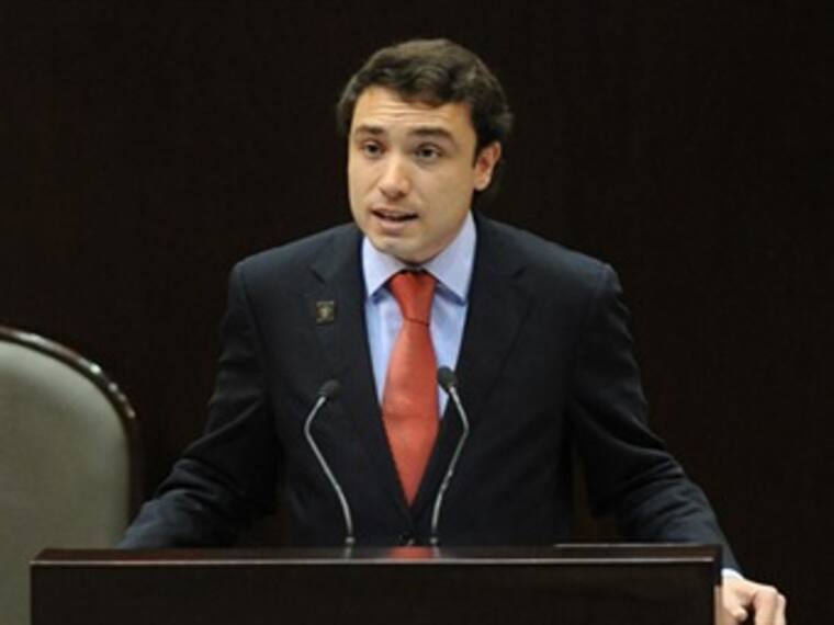 Se están aventando la bolita con Línea 12: PAN