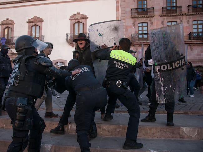 Exigen renuncias de funcionarios por represión en marcha del Día de la Mujer en Zacatecas