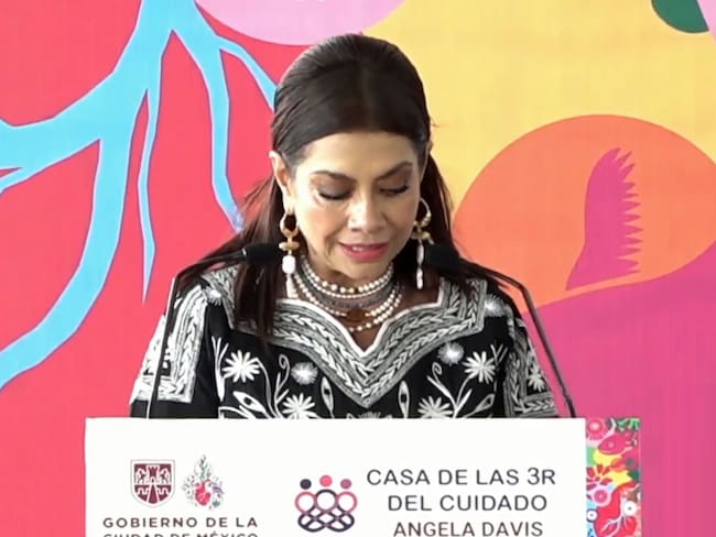 Con un minuto de silencio, Brugada rinde homenaje a Cuauhtémoc Cárdenas