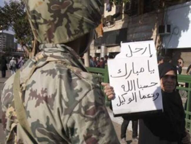Controla el Ejército la Plaza Tahrir en El Cairo