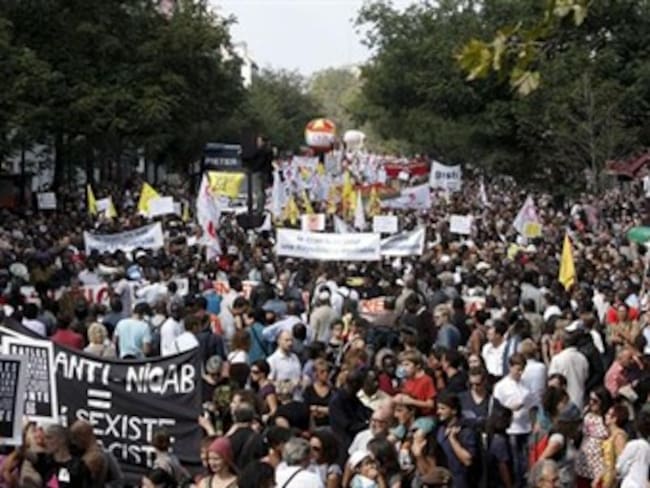 Adopta Senado francés polémica reforma al sistema de pensiones