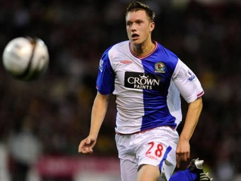 Anuncia 'ManU' fichaje de Phil Jones