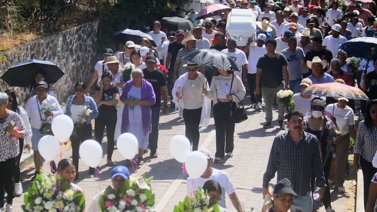 Caso Karol Toledo: Familiares dan el último adiós a la joven estudiante de la UAEM