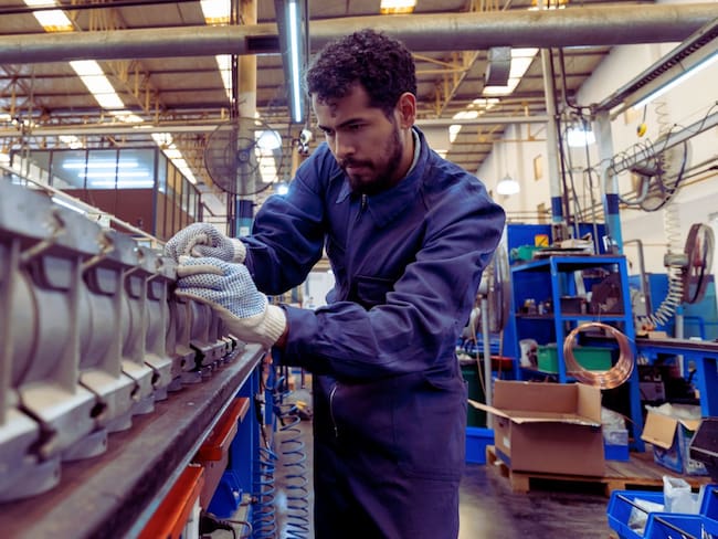 Jornada laboral de 12 horas: ¿Por qué Argentina lanzó una reforma para trabajar más?