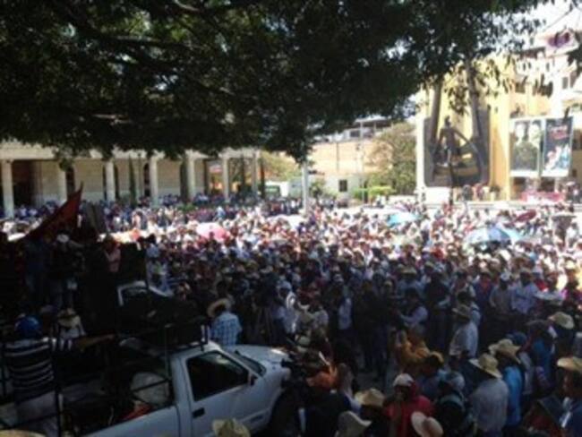 Marcha de maestros de la CETEG en Chilpancingo