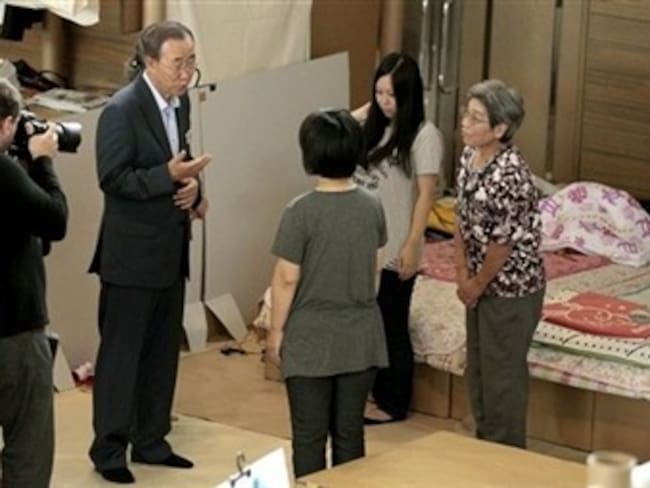 Visita Ban Ki-moon zona afectada por terremoto en Japón