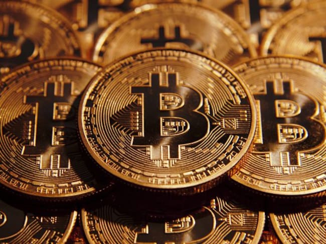China suspende operaciones financieras con bitcoins