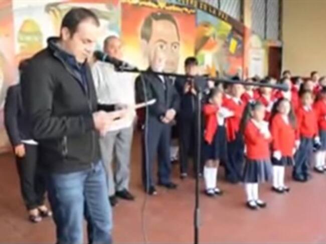 Cuauhtémoc Blanco visita una primaria y agradece la invitación a Benito Juárez