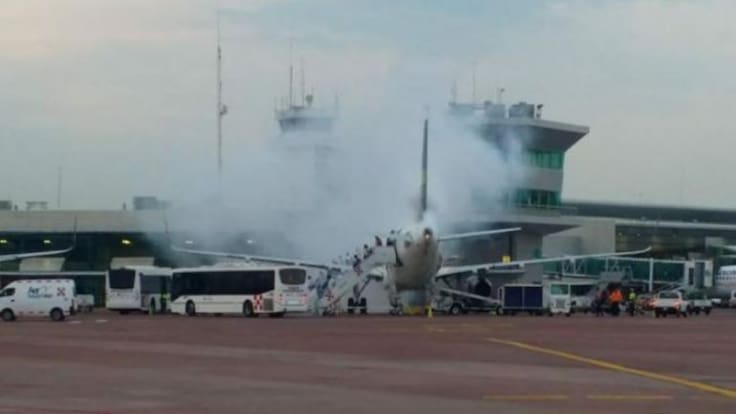 Por incendio un avión de Volaris evacuó a pasajeros en Guadalajara