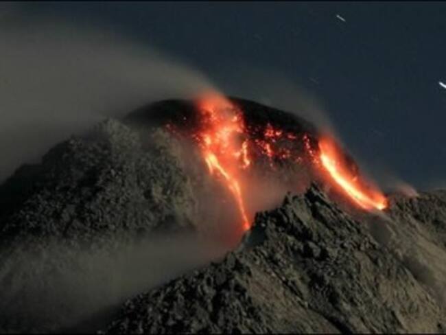 Reportan tercera erupción del volcán Merapi en Indonesia