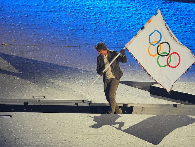 Así fue la aparición “imposible” de Tom Cruise en los Juegos Olímpicos