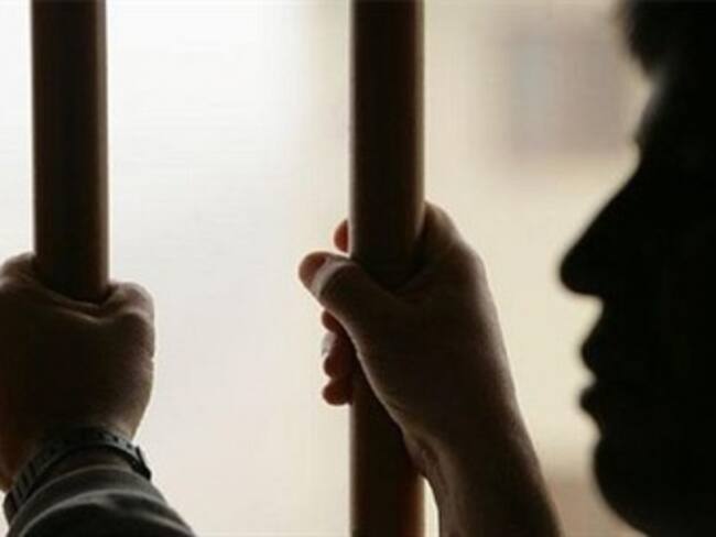 Dan 25 años de cárcel a mexicano por tratar de comprar lanza misil