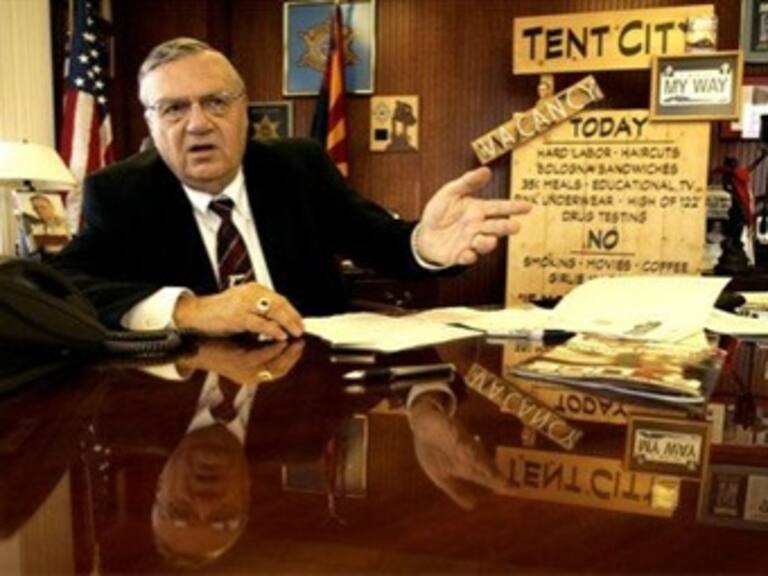 Demanda gobierno de EU a Arpaio