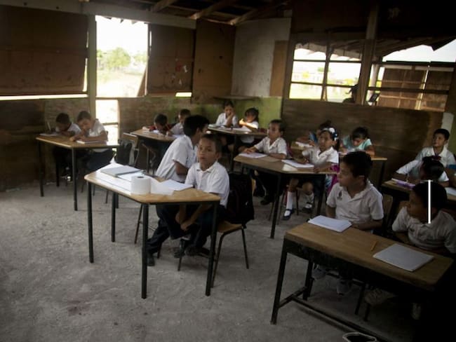 Demandan al gobierno de Nuevo León acondicionar con "clima" las aulas