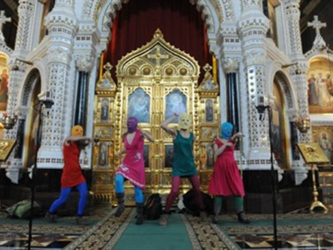 Condenan en Rusia a integrantes de Pussy Riot a dos años de cárcel