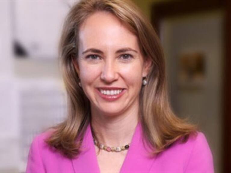 Permanece en condiciones críticas legisladora lesionada en Arizona