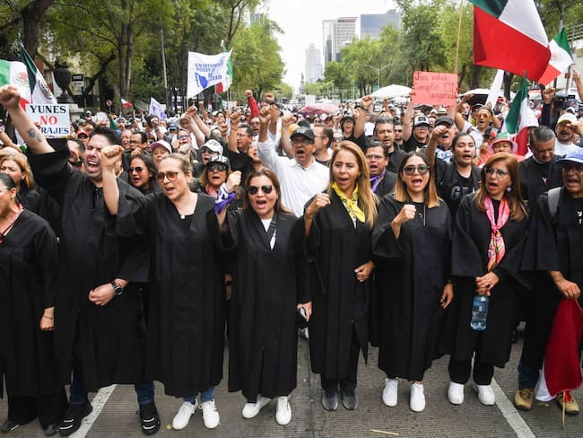 93 juzgadores cesados por Reforma Judicial esperan sus pensiones; Denuncian retención de pagos