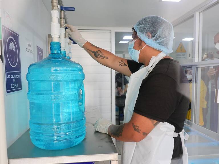 Cada garrafón se vende en cinco pesos