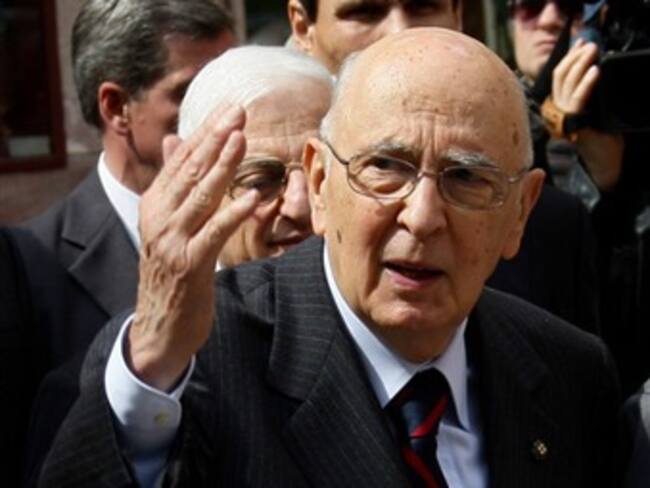 Nombra Berlusconi ministro a legislador acusado de corrupción