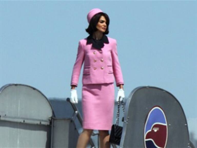 Exhibirán hasta 2103 el icono traje rosa de Jacky Kennedy
