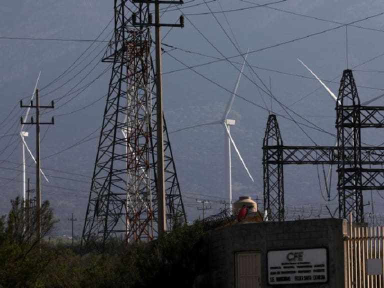 Acusa AMLO a gobierno y empresas de E.U. por lobby contra Reforma Eléctrica