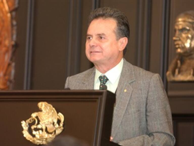 Senado recibe iniciativa de reforma política de Calderón