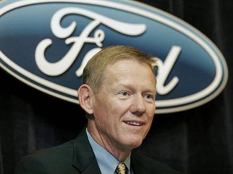 Ford es 'diferente' de Chrysler y General Motors: Mulally