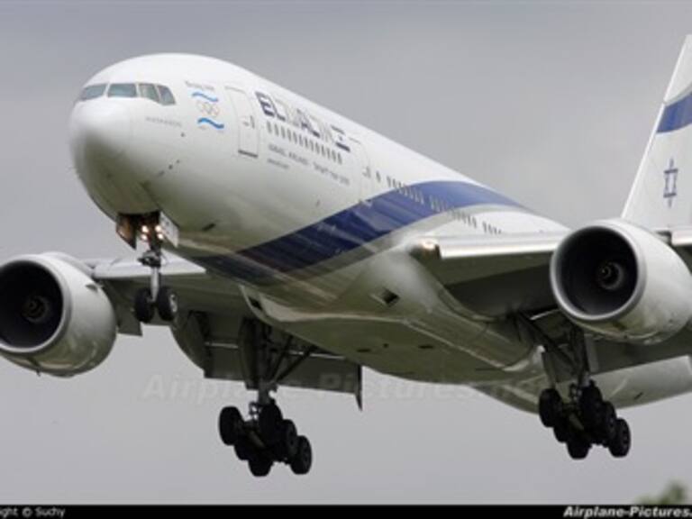 Liberan a pasajero luego de amenaza de bomba contra avión