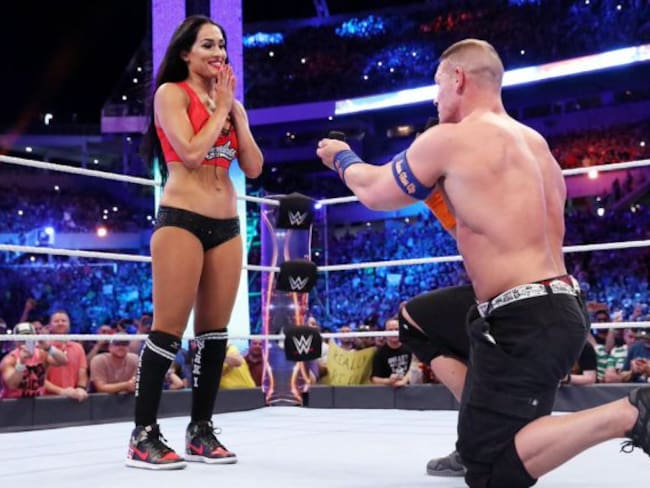 John Cena le propone matrimonio a su novia después de ganar una pelea