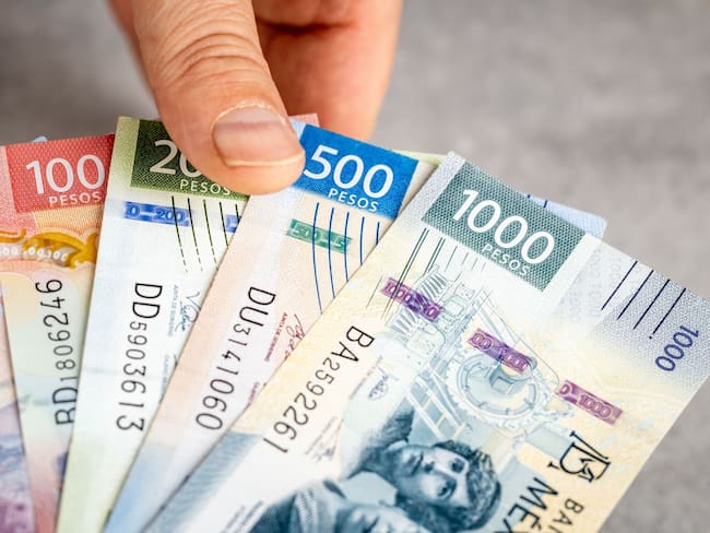 ¿Ayudas a un familiar con dinero? El SAT puede considerar ese movimiento como ingreso no declarado y tendrías serios problemas