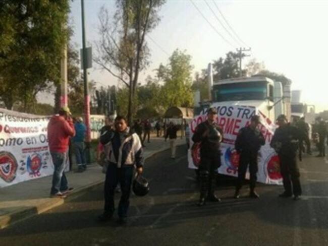 Causan caos transportistas en DF
