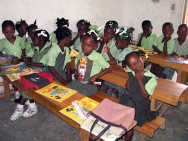 Dona Papa 250 mil dólares para reconstruir escuela en Haití