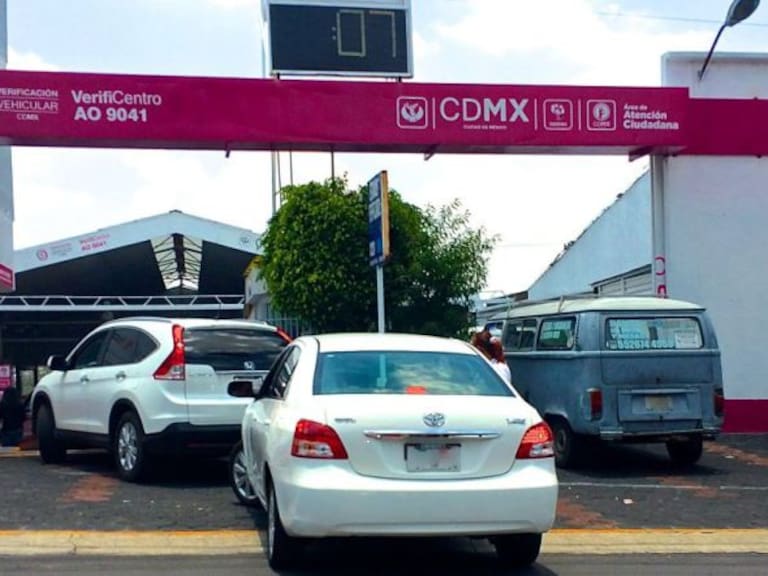 Anuncian prórroga de un mes para verificar vehículos en la CDMX debido al sismo