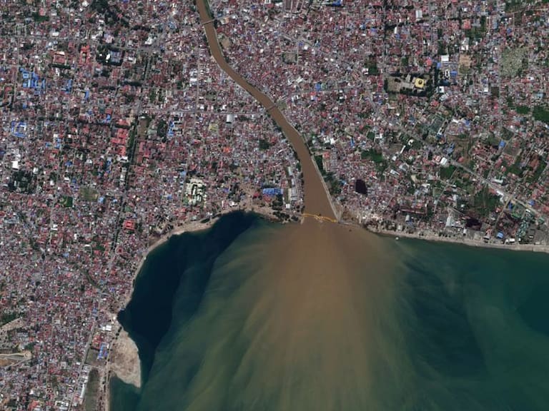 Fotos aéreas del antes y después de la tragedia en Indonesia