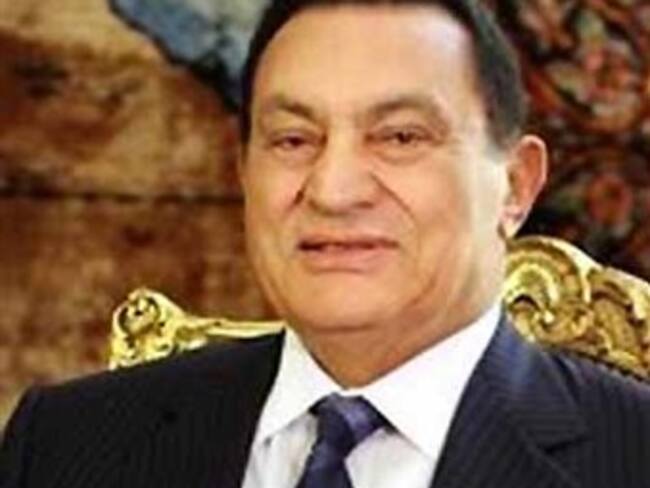Renuncia Mubarak a la dirigencia de su partido