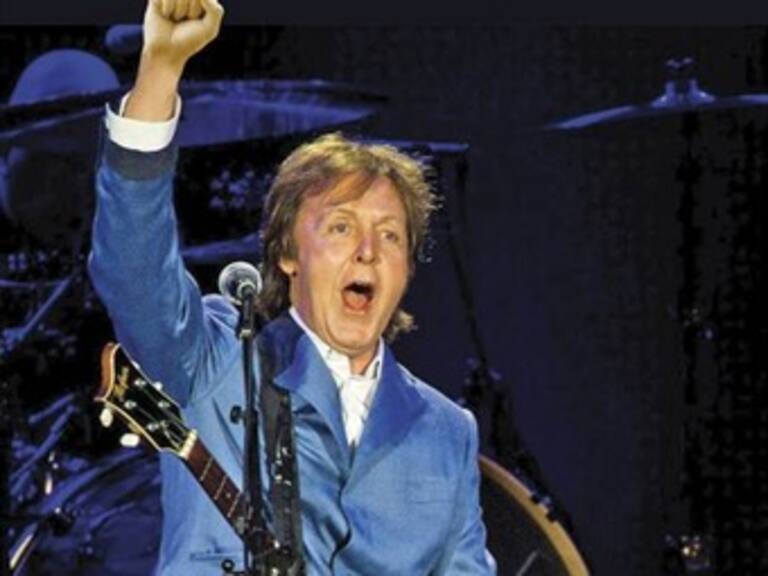 Continua el arribo de fans al zócalo