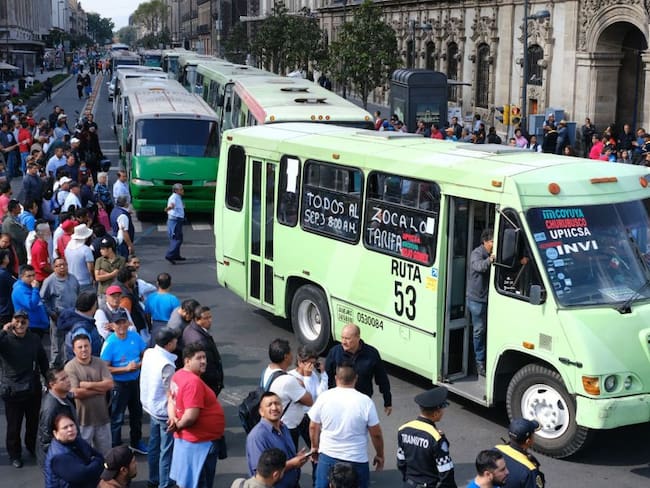 Microbuseros anuncian bloqueos y megamarcha en CDMX; exigen alza de tarifas