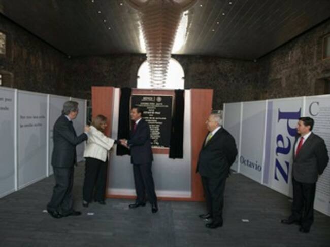 Inaugura EPN 'Octavio Paz, de la palabra a la mirada'