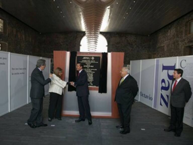 Inaugura EPN 'Octavio Paz, de la palabra a la mirada'