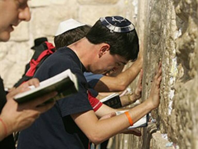 Permite Twitter colocar oraciones en el Muro de las Lamentaciones