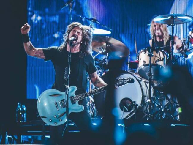 Foo Fighters rinde tributo a AC/DC en el CC17