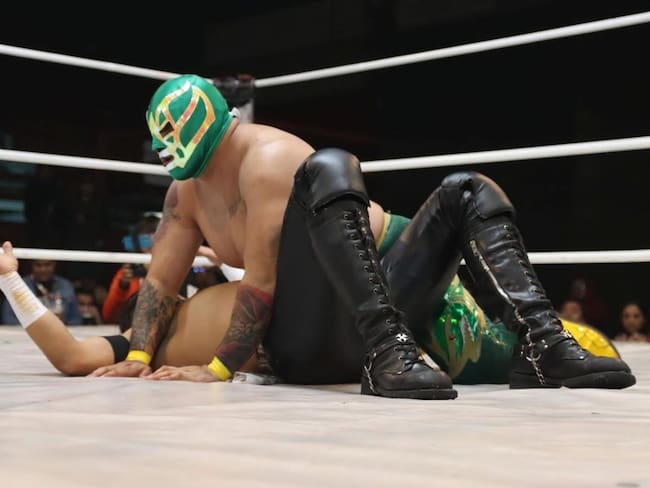 Detienen a “El Hijo de Fishman” tras la muerte del réferi “El Búho” durante función de lucha libre